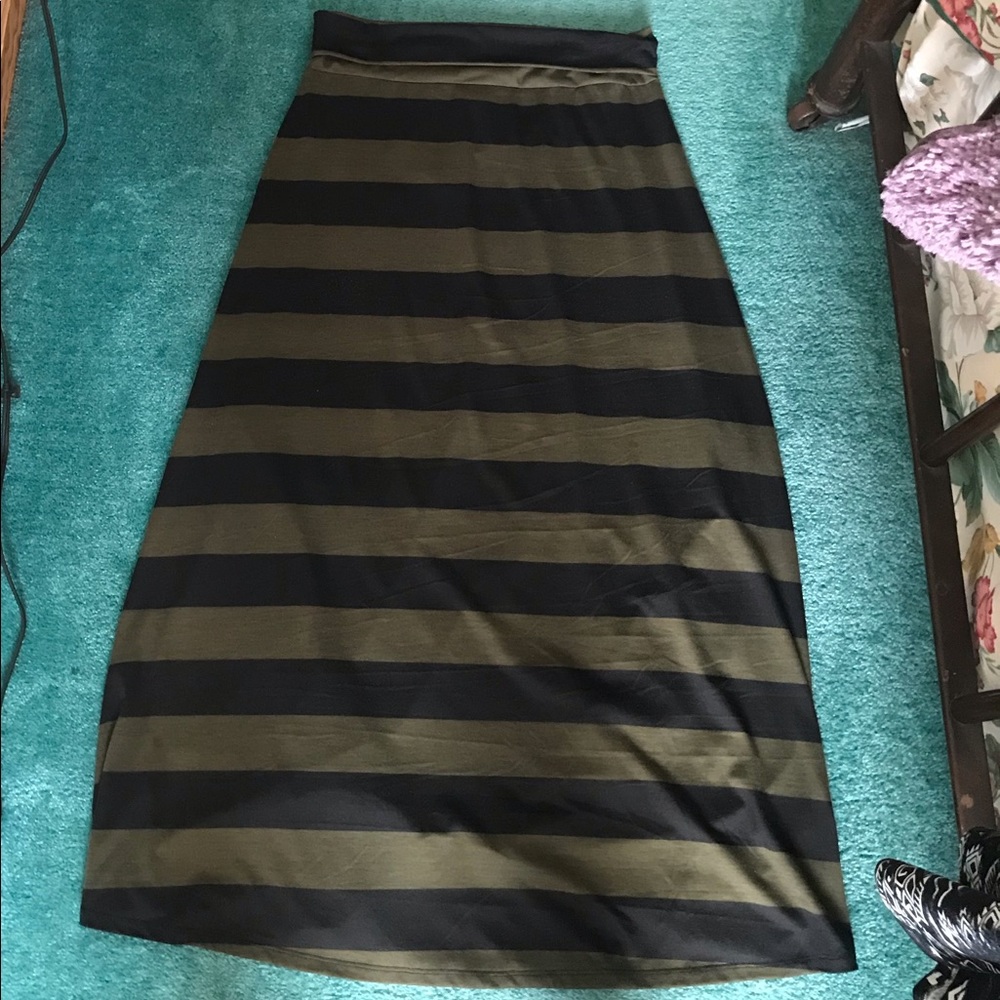 Black & Olive Green Maxi Skirt